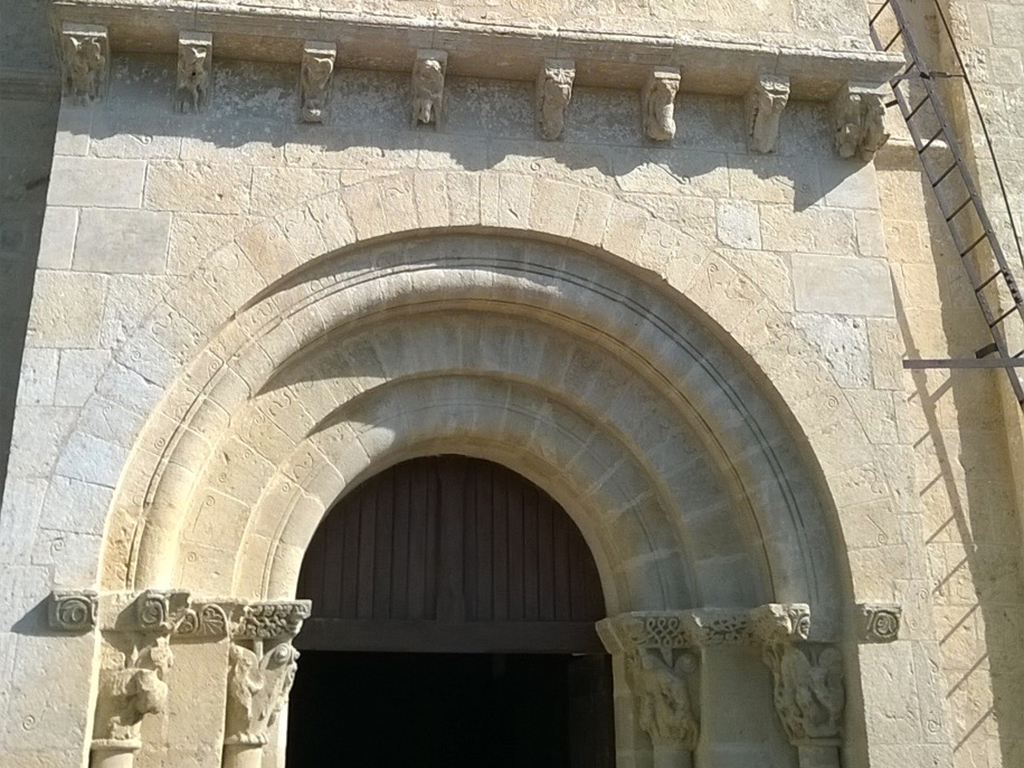 Église Saint Martin à Mourens - (33)