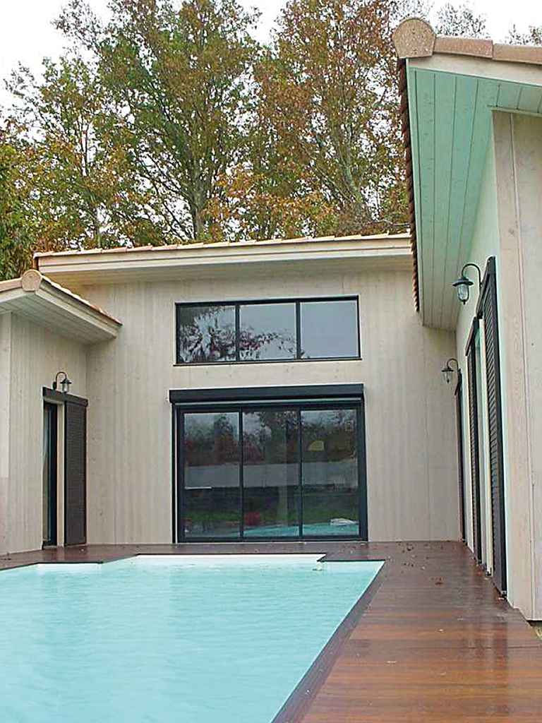 Maison individuelle avec piscine - (33)